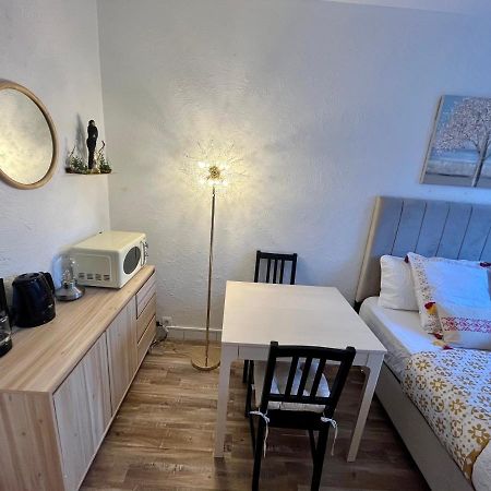 Studio Situe A 5 Min Du Chateau De Versailles Et Stationnement Gratuit 外观 照片