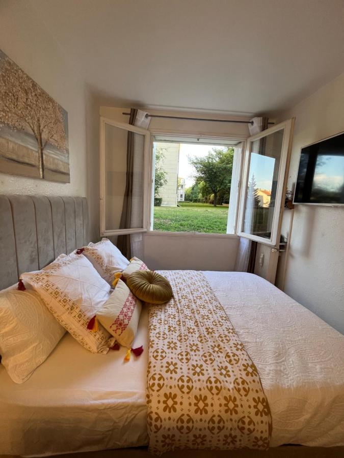 Studio Situe A 5 Min Du Chateau De Versailles Et Stationnement Gratuit 外观 照片